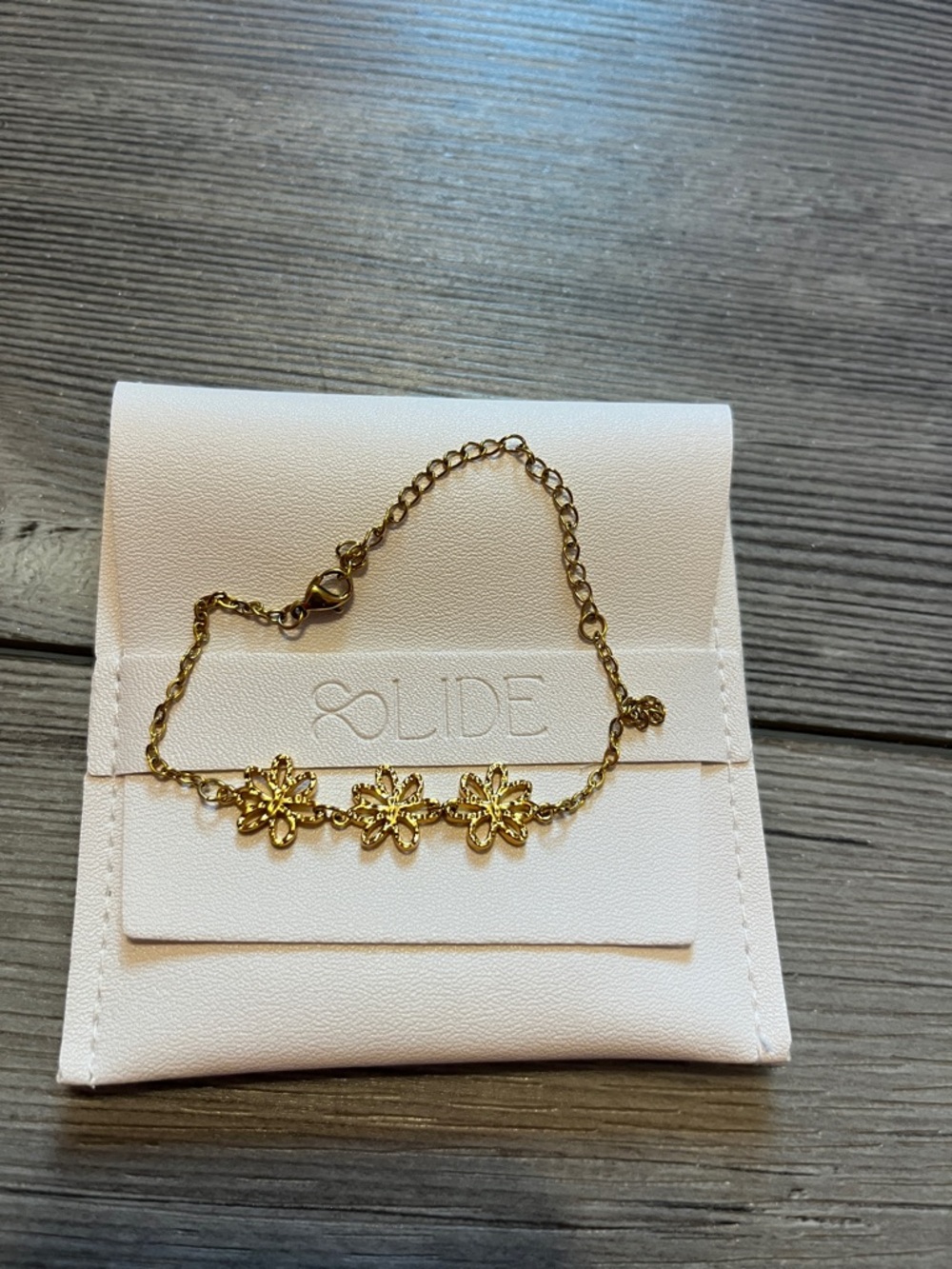 SLIDE Gold Floral Bracelet